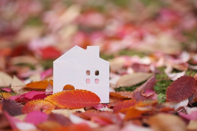 自宅葬とは?メリット・デメリットや自宅葬の注意点も併せて紹介