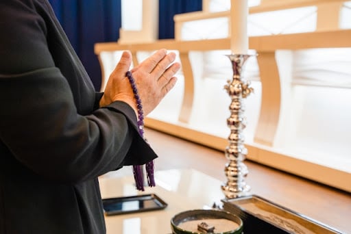 葬儀に掛かる金額目安は?費用の内訳や費用を抑えるポイントを紹介